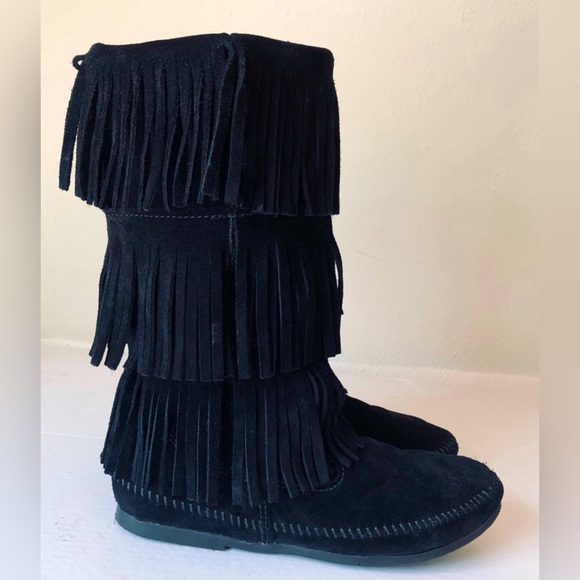 Minnetonka Shoes - Minnetonka Suede 3-Layer Fringed Knee High boots black Leather size 10